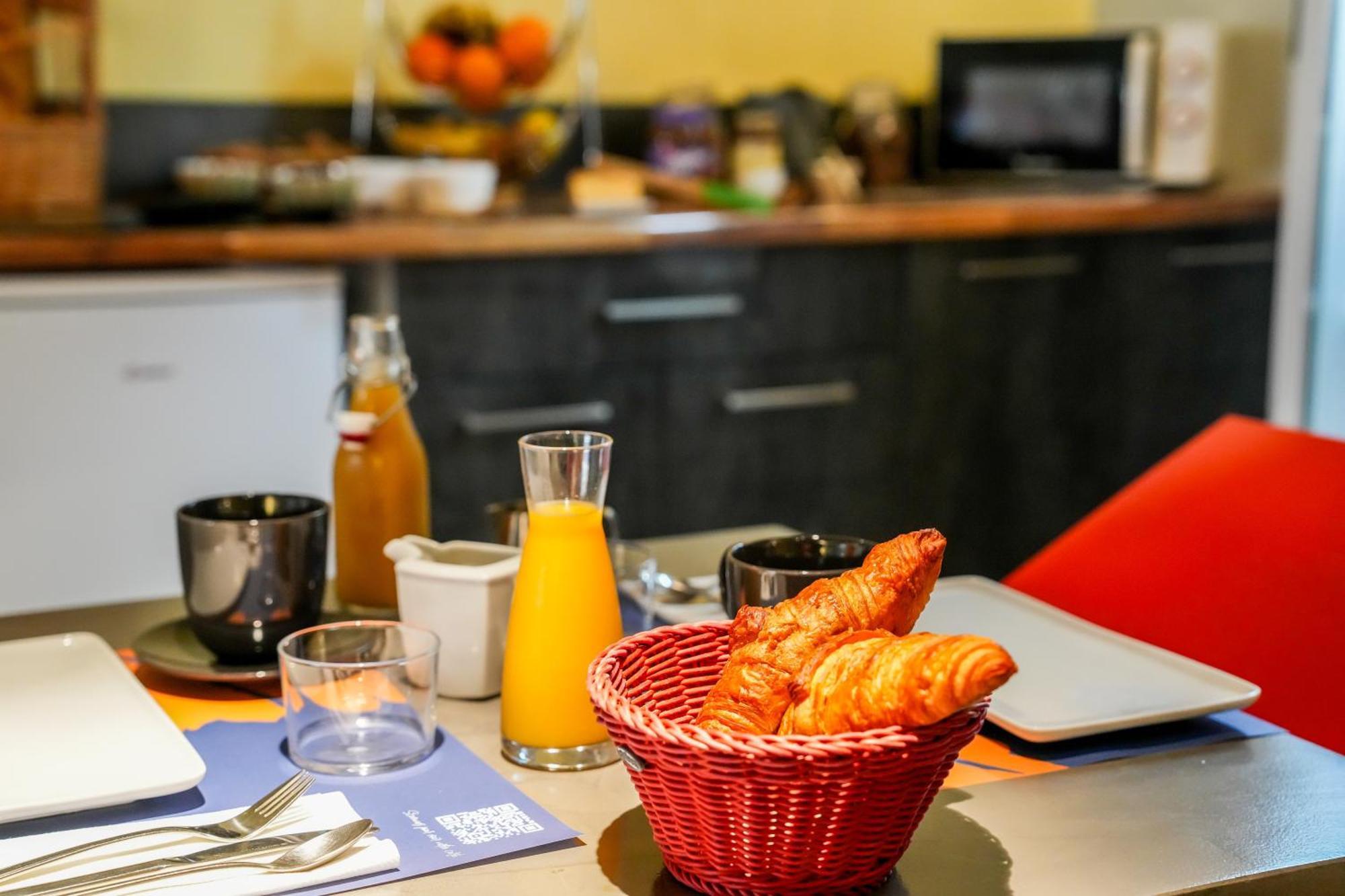Logis Hotel & Restaurant Le Cadet De Gascogne Saint-Justin  Luaran gambar